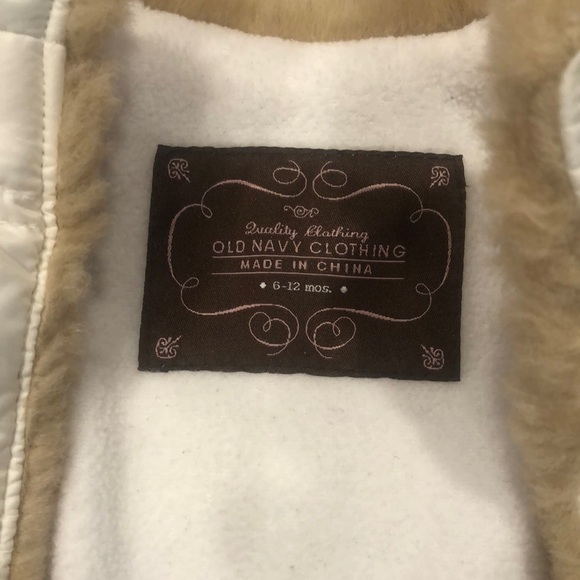 Infants Old Navy puffer vest - Picture 4 of 6